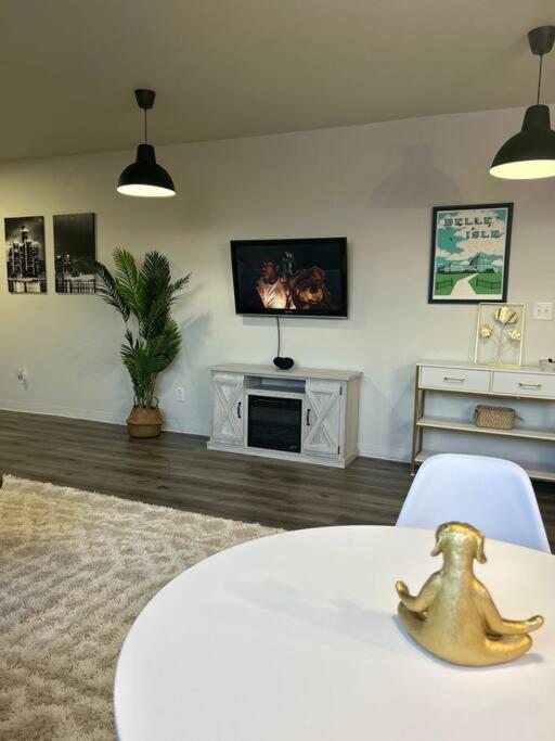 Modern Loft!/Free Parking/Long Stay Friendly! Detroit Buitenkant foto
